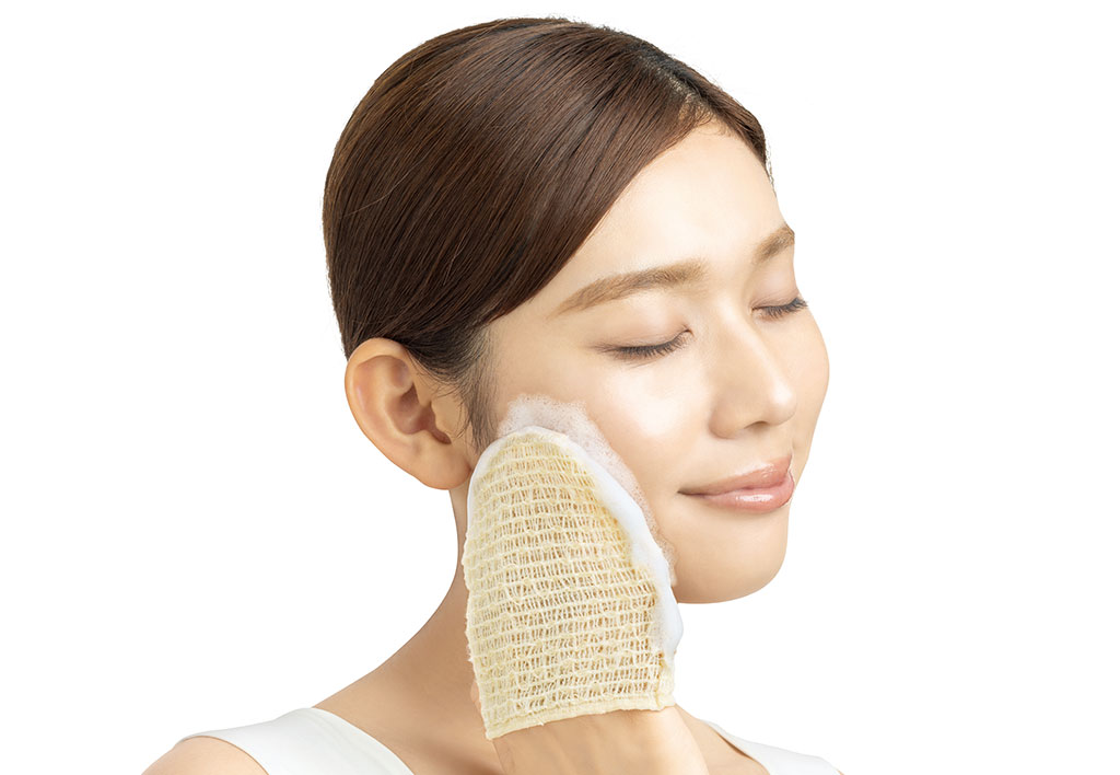 リッチシルクのご褒美フェイスミトン｜開発商品｜健康・美容グッズ等の商品開発・卸売なら株式会社メイダイ